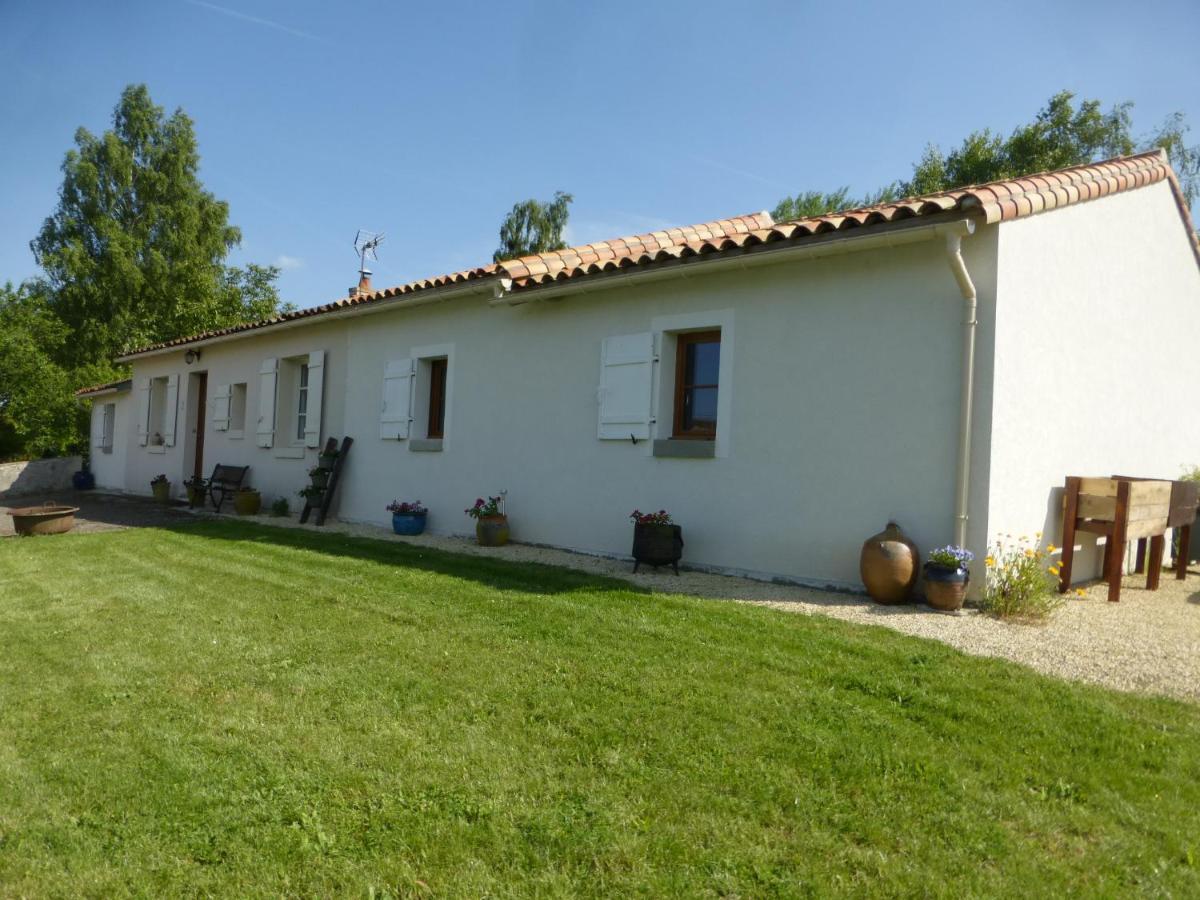 Chez Kate Charroux (Vienne) Exterior foto